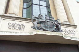 Ce se întâmplă dacă nu te prezinți la tribunal în Marea Britanie?